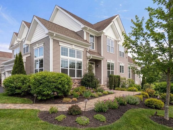 8 Glen Ellen Blvd, Unit 8, Millis, MA 02054