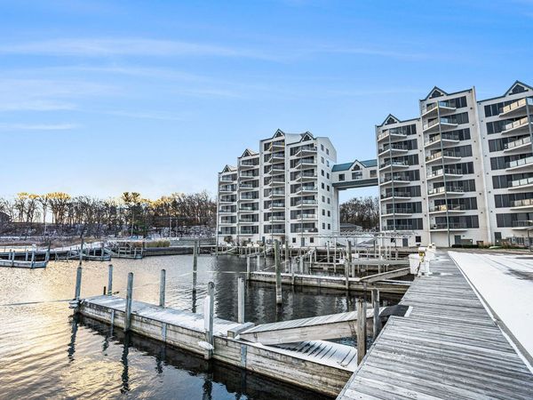 2964 Lakeshore Drive, Unit E403, Muskegon, MI 49441