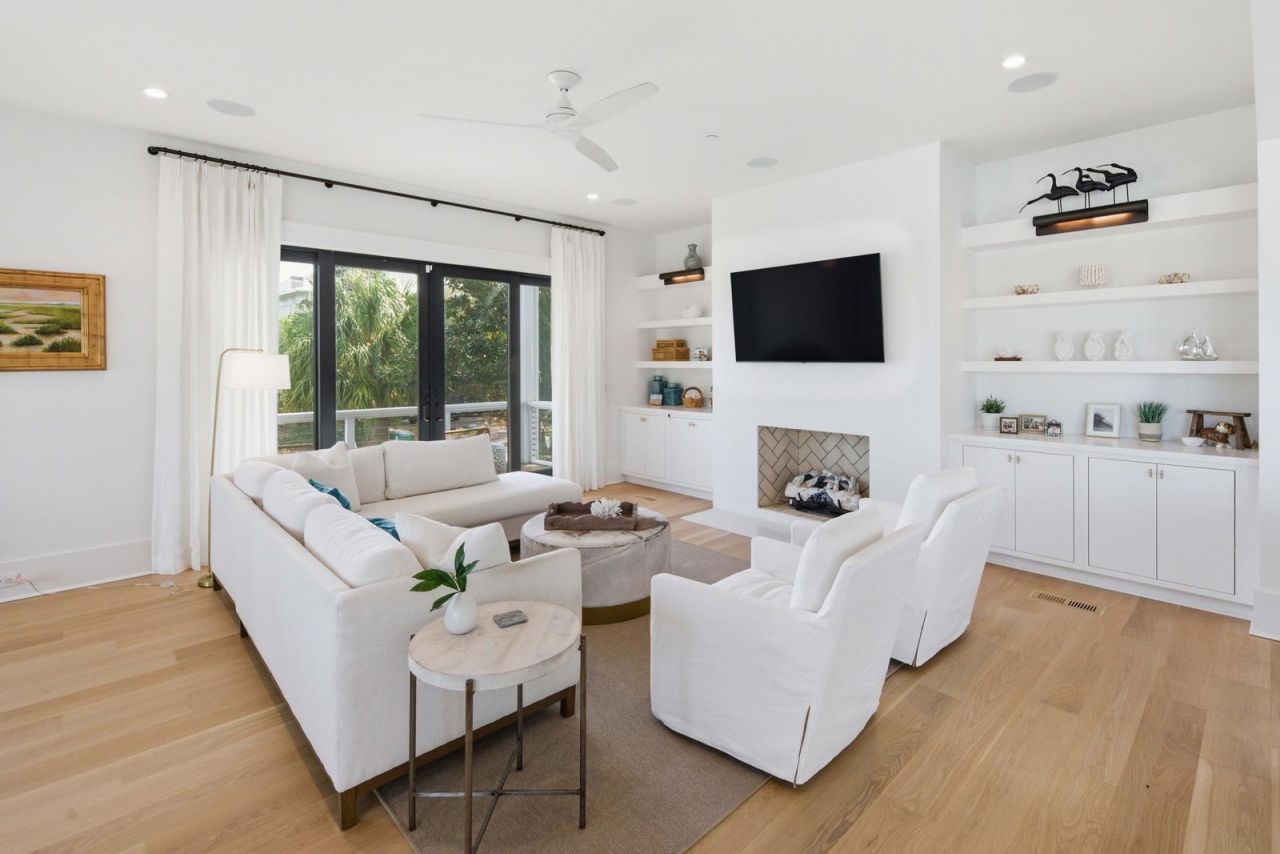 125 Charleston Boulevard Photo 12