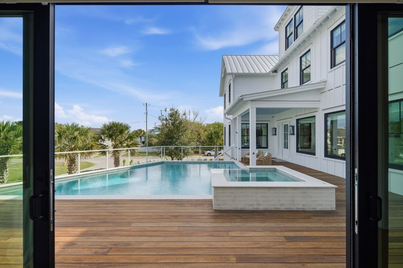 125 Charleston Boulevard Photo 40