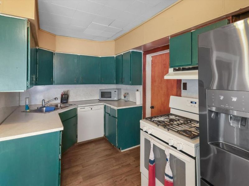 300 W Stevenson Street, Gibsonburg, OH 43431 Photo 9