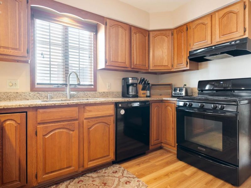 735 Grant Street, Port Clinton, OH 43452 Photo 12