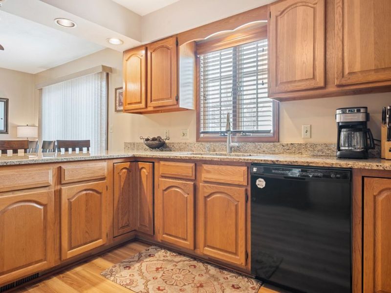 735 Grant Street, Port Clinton, OH 43452 Photo 9