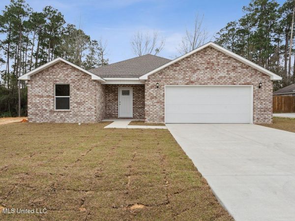 8195 Redstone Drive, Gautier, MS 39553
