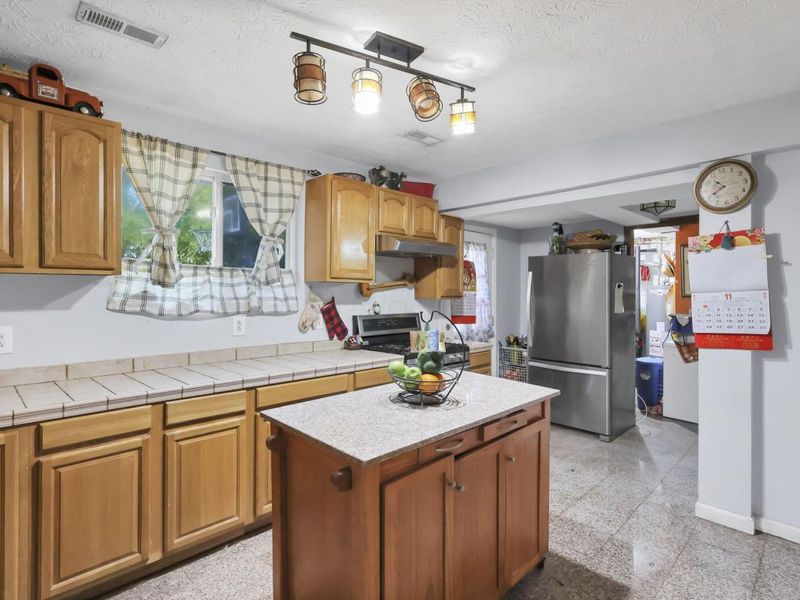 443 Lawrence Avenue , Columbus, OH 43228 Photo 13