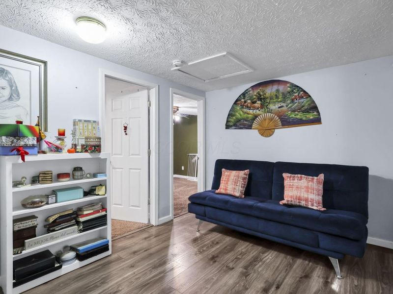 443 Lawrence Avenue , Columbus, OH 43228 Photo 18