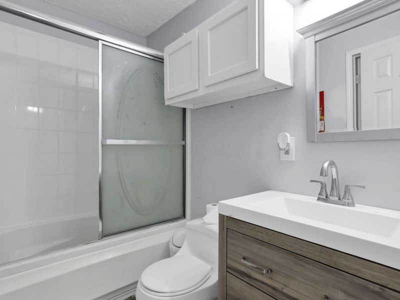 443 Lawrence Avenue , Columbus, OH 43228 Photo 23