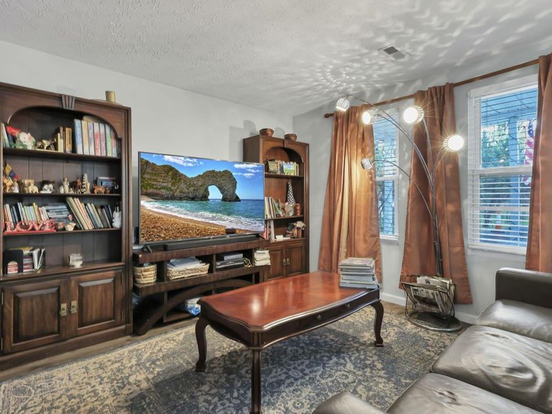 443 Lawrence Avenue , Columbus, OH 43228 Photo 6