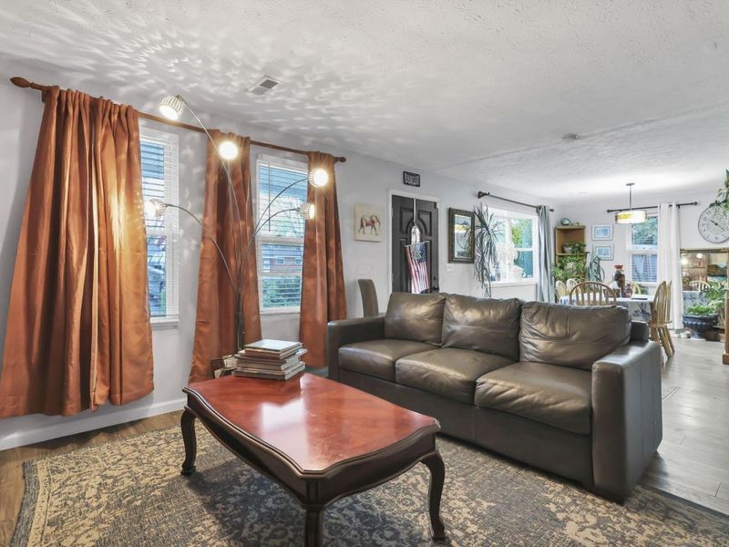 443 Lawrence Avenue , Columbus, OH 43228 Photo 7