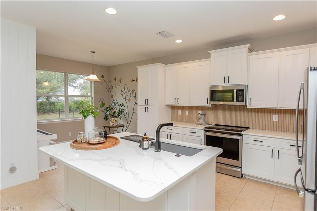 2419 Ashbury Cir, Cape Coral, FL 33991 Photo