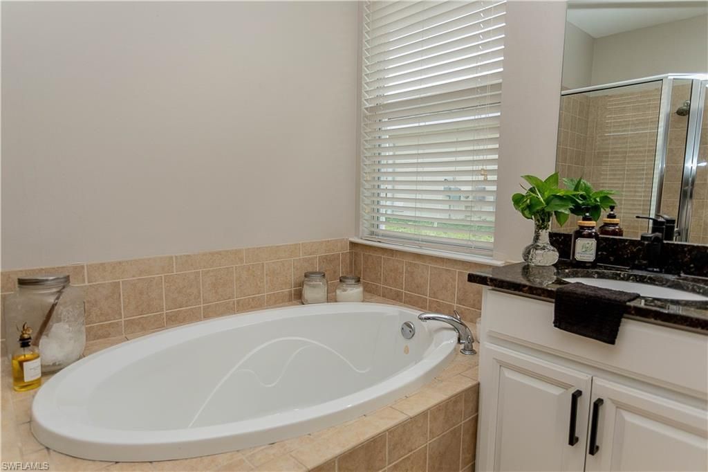 2419 Ashbury Cir, Cape Coral, FL 33991 Photo