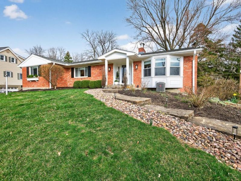 8674 Hollyhock Drive, Springfield Twp., OH 45231 Photo 3