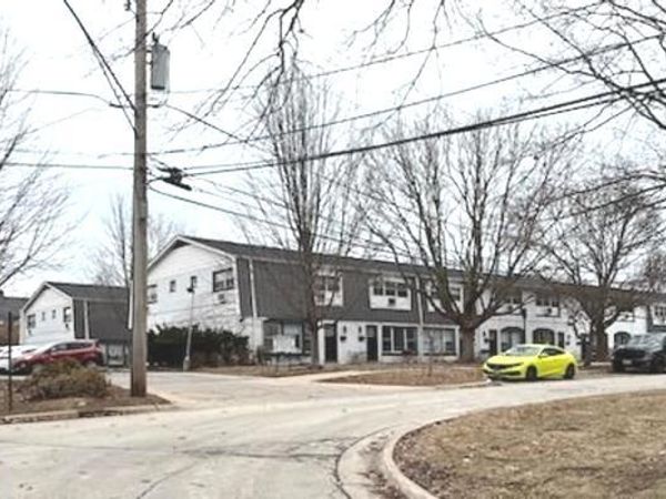 1900 Green Bay Road, Unit J, Highland Park, IL 60035