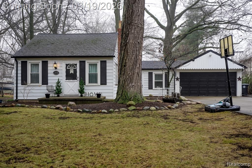 14576 Bainbridge Street, Livonia, MI 48154 Main Photo