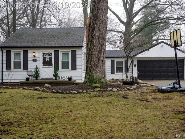 14576 Bainbridge Street, Livonia, MI 48154