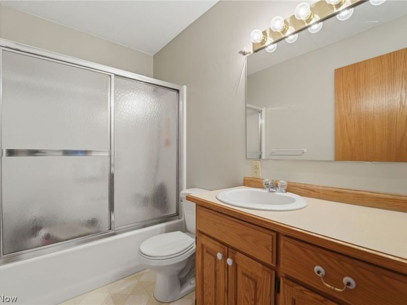 28 Lake Park Road, Conneaut, OH 44030 Photo 10