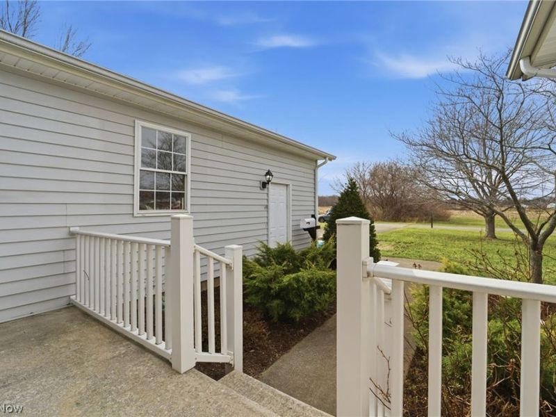 28 Lake Park Road, Conneaut, OH 44030 Photo 2