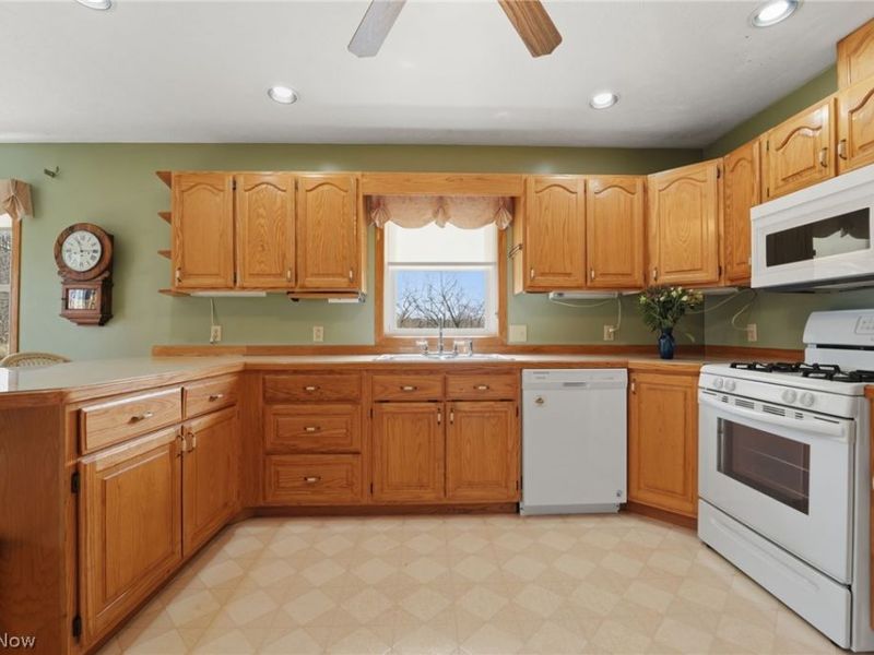 28 Lake Park Road, Conneaut, OH 44030 Photo 27