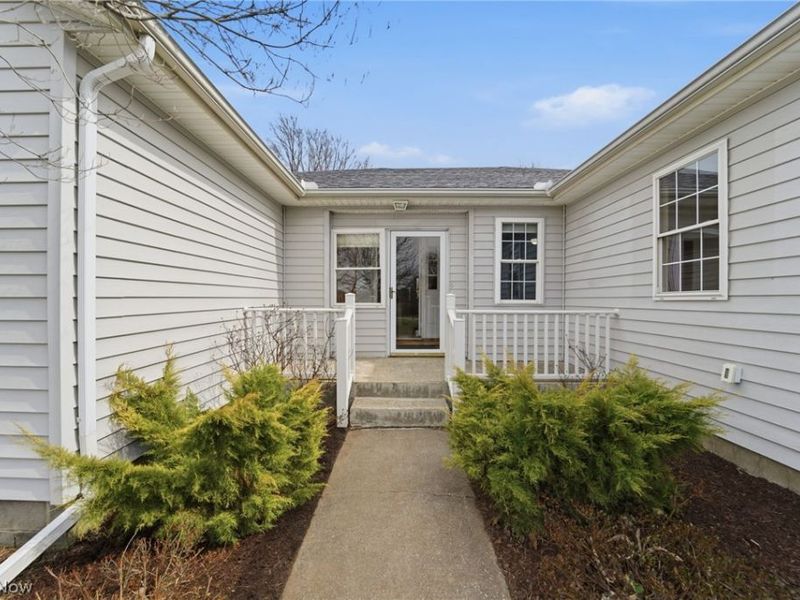 28 Lake Park Road, Conneaut, OH 44030 Photo 3