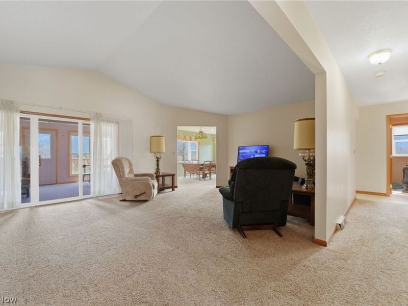 28 Lake Park Road, Conneaut, OH 44030 Photo 7