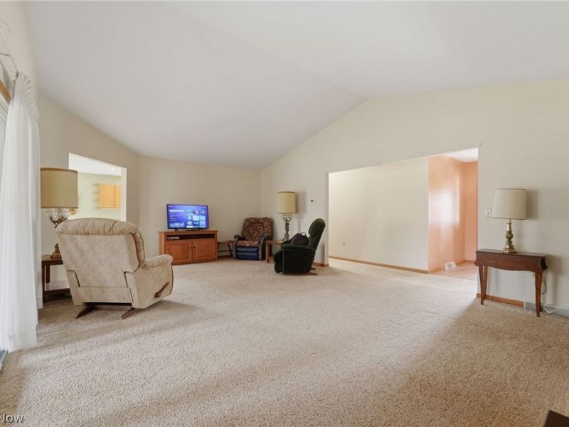 28 Lake Park Road, Conneaut, OH 44030 Photo 9