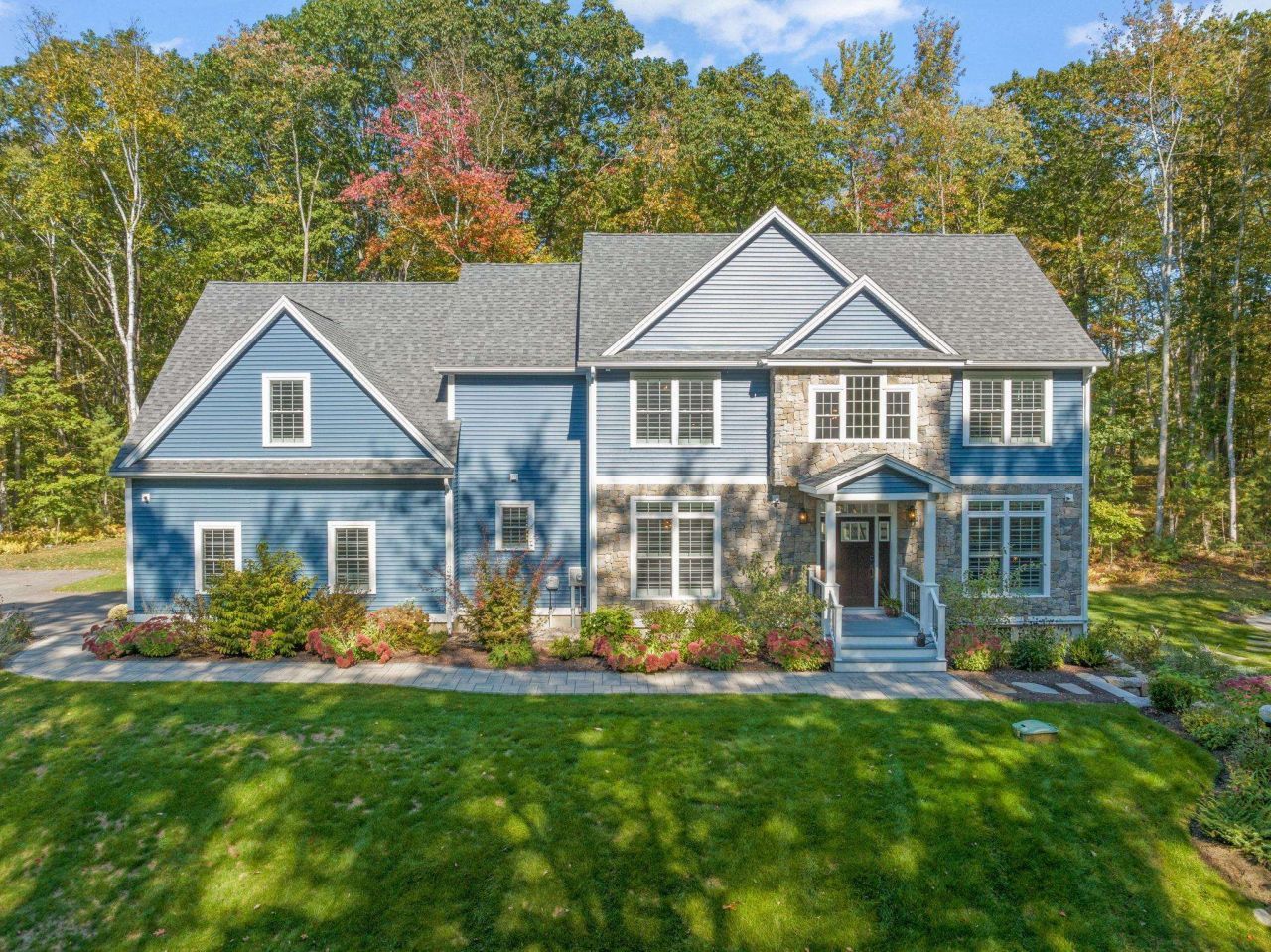 28 Singh Drive, Dover, NH 03820 Main Photo