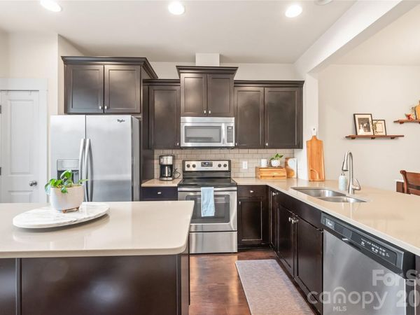 3217 Bending Birch Place, Charlotte, NC 28206