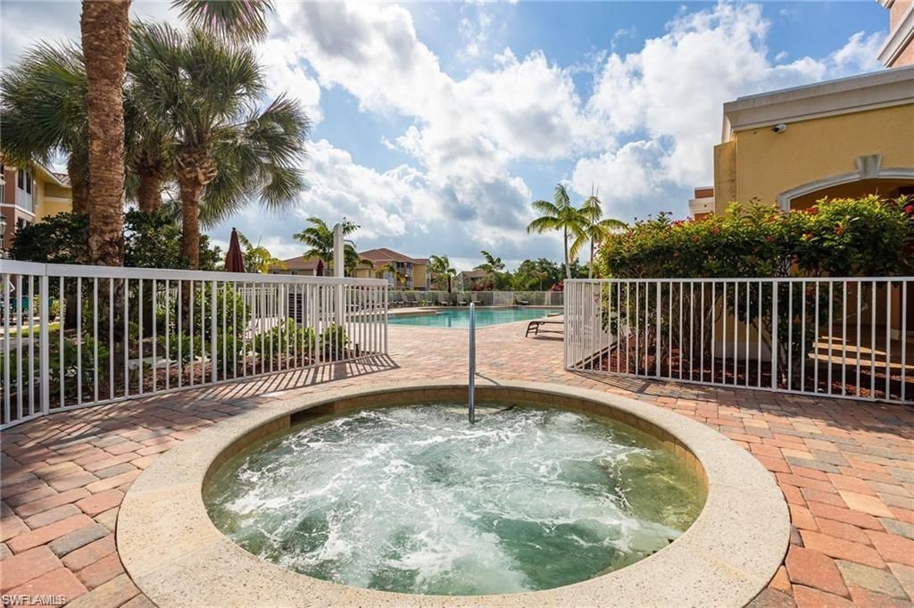 13110 Bella Casa Cir, Unit 214, Fort Myers, FL 33966 Photo