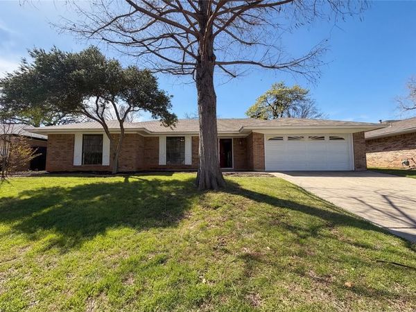 5120 Red River Drive, Arlington, TX 76017