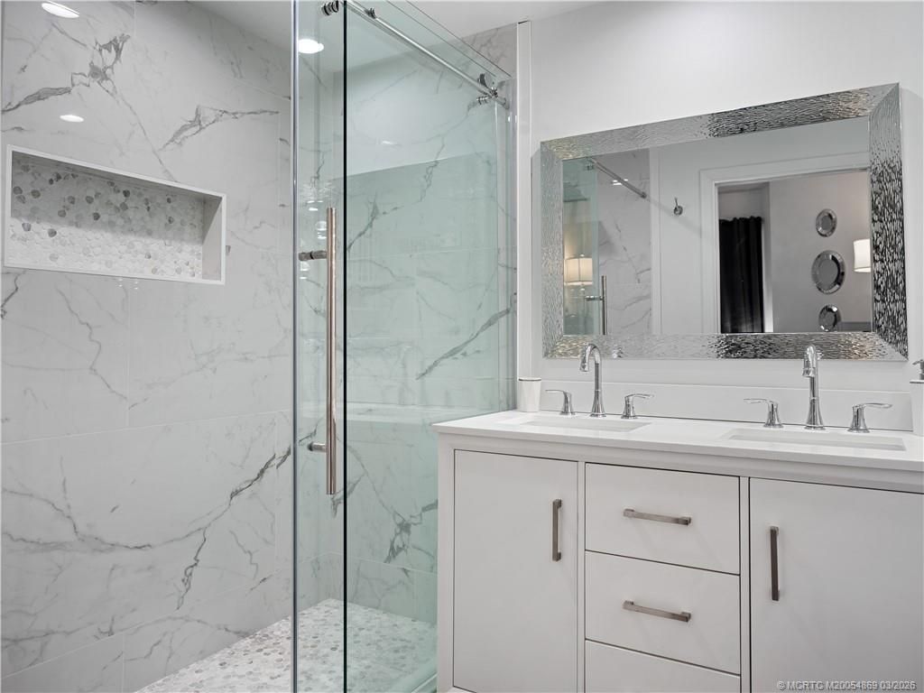 221 NE Plantation Road, Unit 415, Stuart, FL 34996 Photo