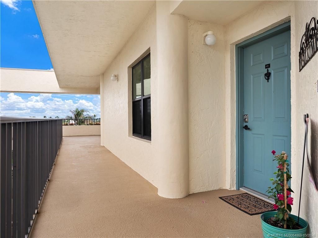 221 NE Plantation Road, Unit 415, Stuart, FL 34996 Photo
