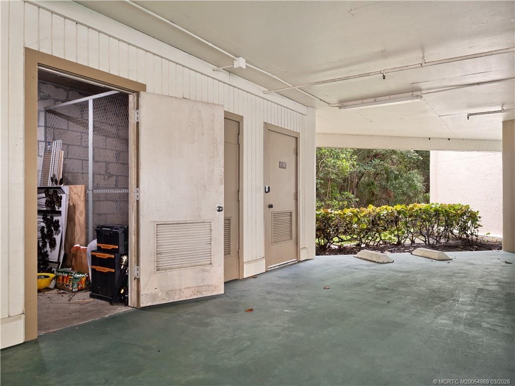 221 NE Plantation Road, Unit 415, Stuart, FL 34996 Photo