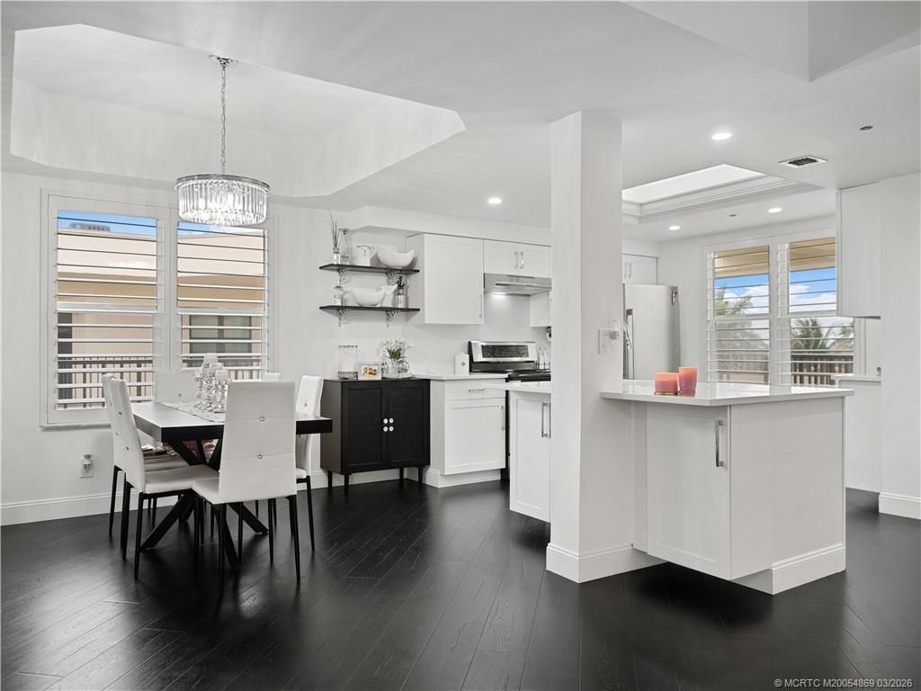 221 NE Plantation Road, Unit 415, Stuart, FL 34996 Photo