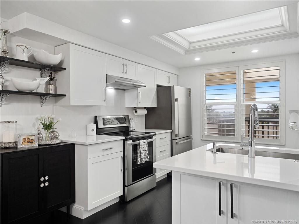 221 NE Plantation Road, Unit 415, Stuart, FL 34996 Photo