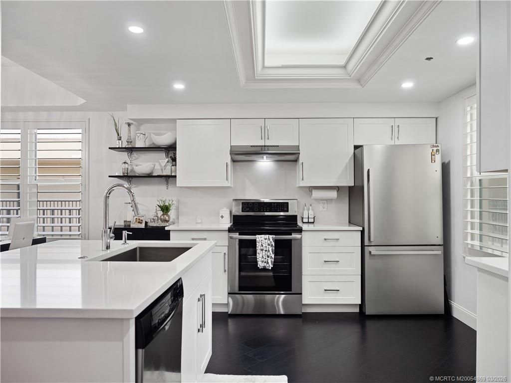 221 NE Plantation Road, Unit 415, Stuart, FL 34996 Photo