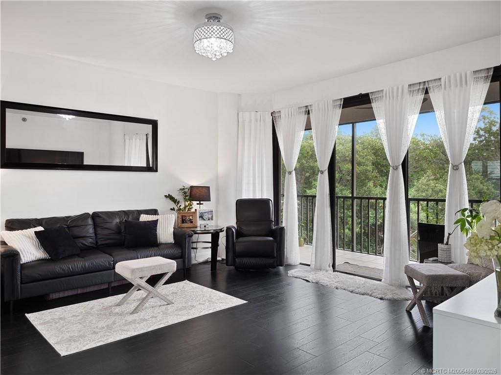 221 NE Plantation Road, Unit 415, Stuart, FL 34996 Photo