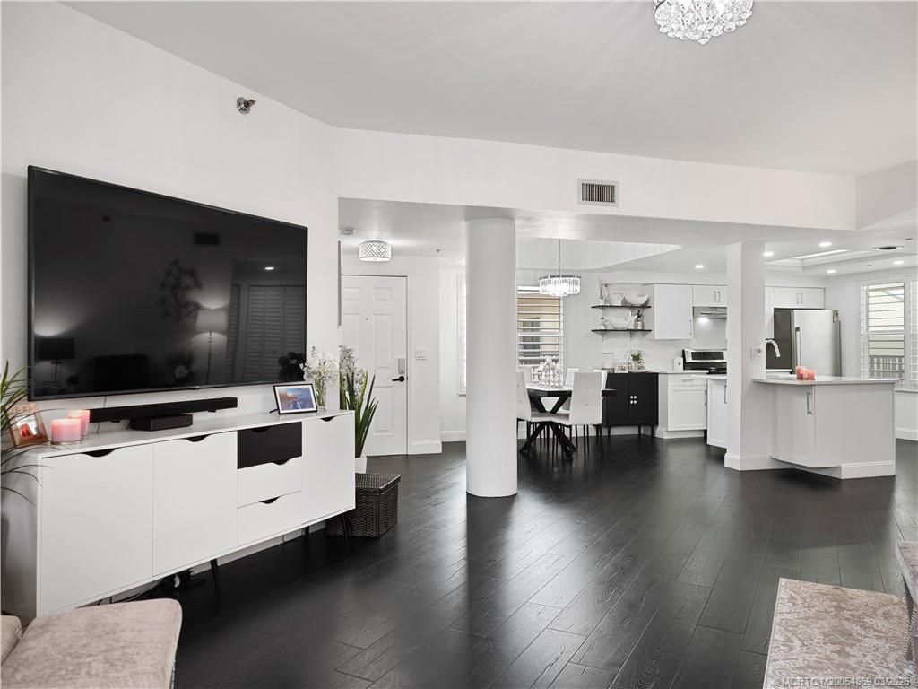 221 NE Plantation Road, Unit 415, Stuart, FL 34996 Photo