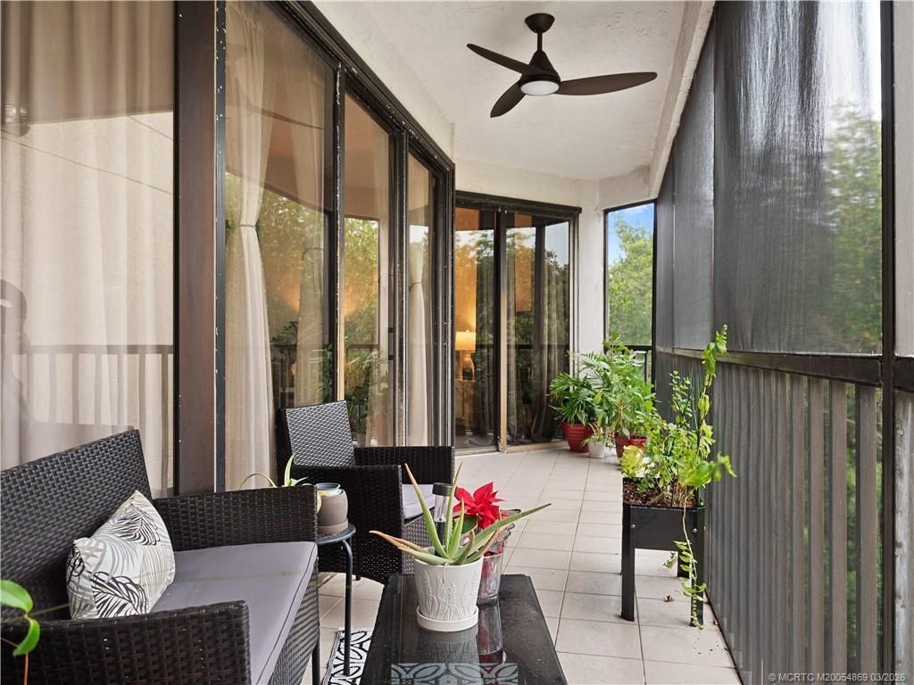 221 NE Plantation Road, Unit 415, Stuart, FL 34996 Photo