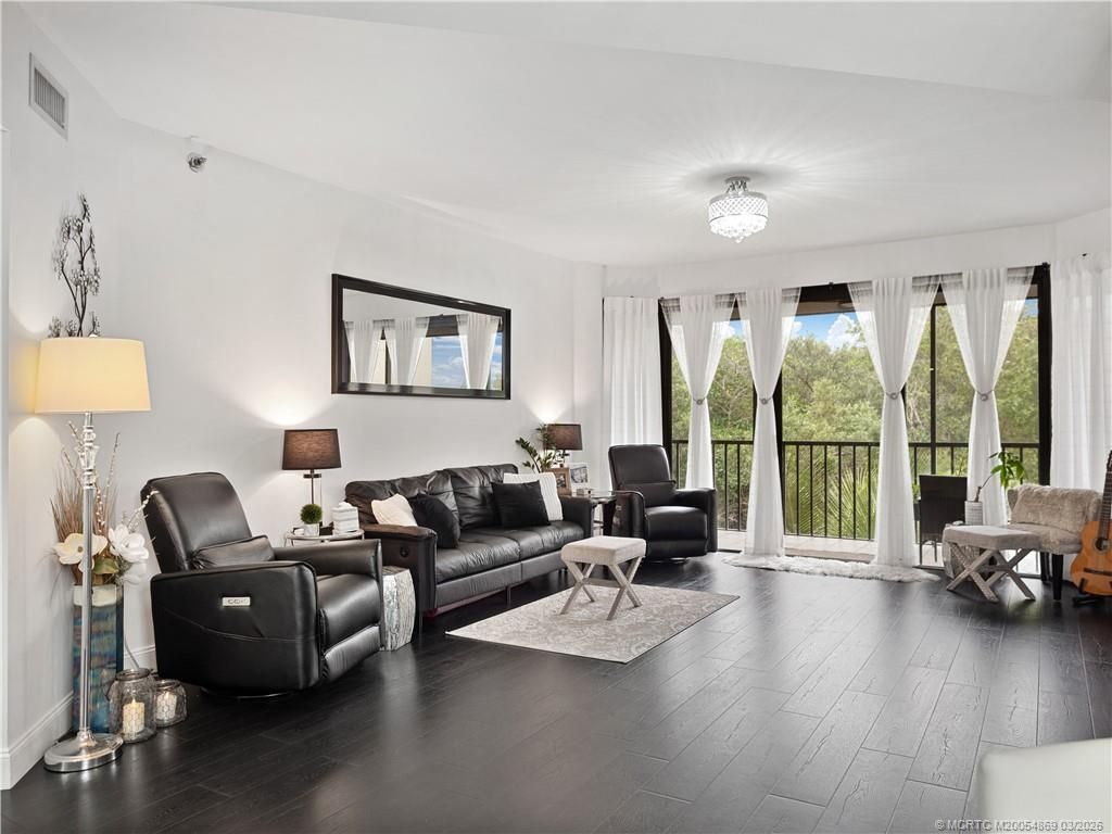 221 NE Plantation Road, Unit 415, Stuart, FL 34996 Photo