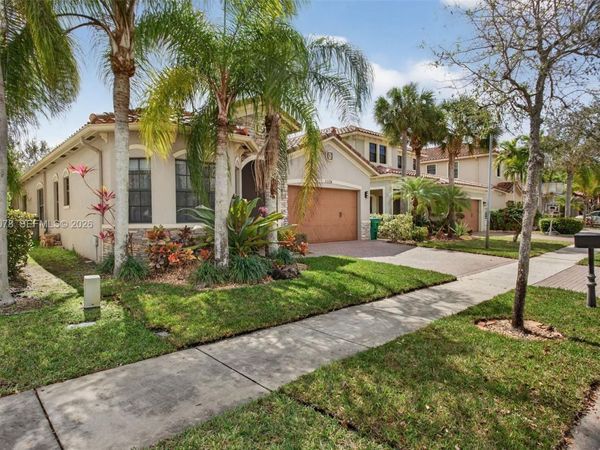 11174 NW 72nd Pl, Parkland, FL 33076