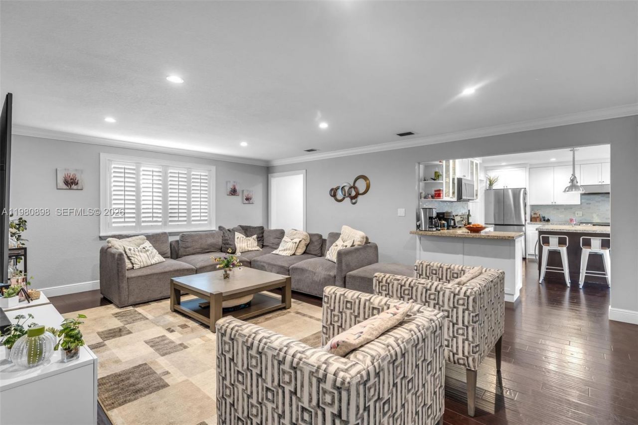 8700 SW 83rd Ct , Miami, FL 33143 Photo