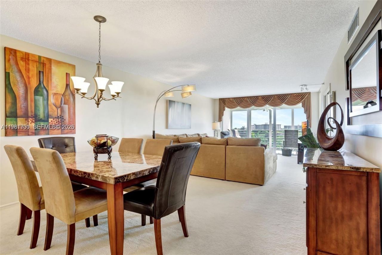 3510 Oaks Way , Unit 806, Pompano Beach, FL 33069 Photo