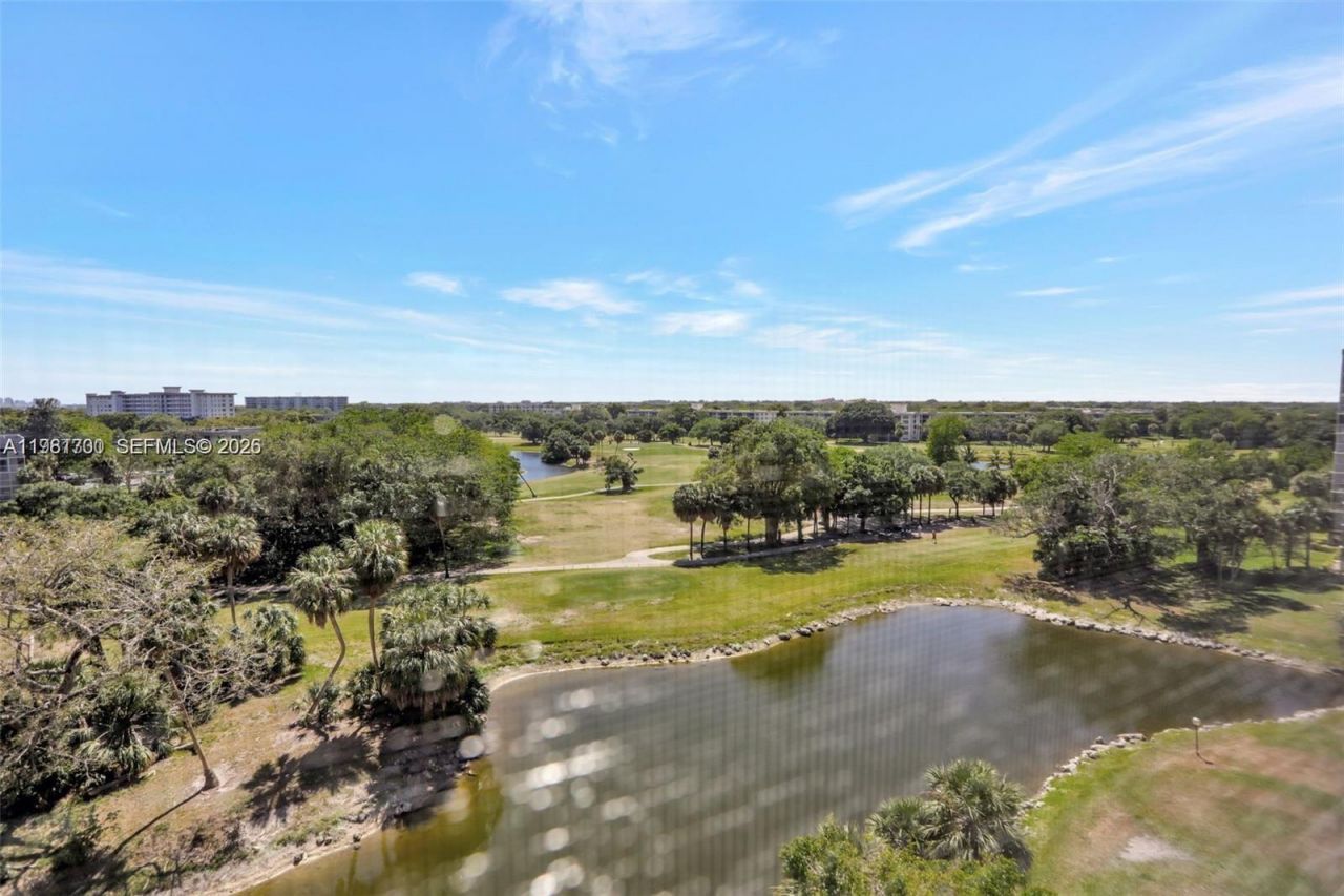 3510 Oaks Way , Unit 806, Pompano Beach, FL 33069 Photo