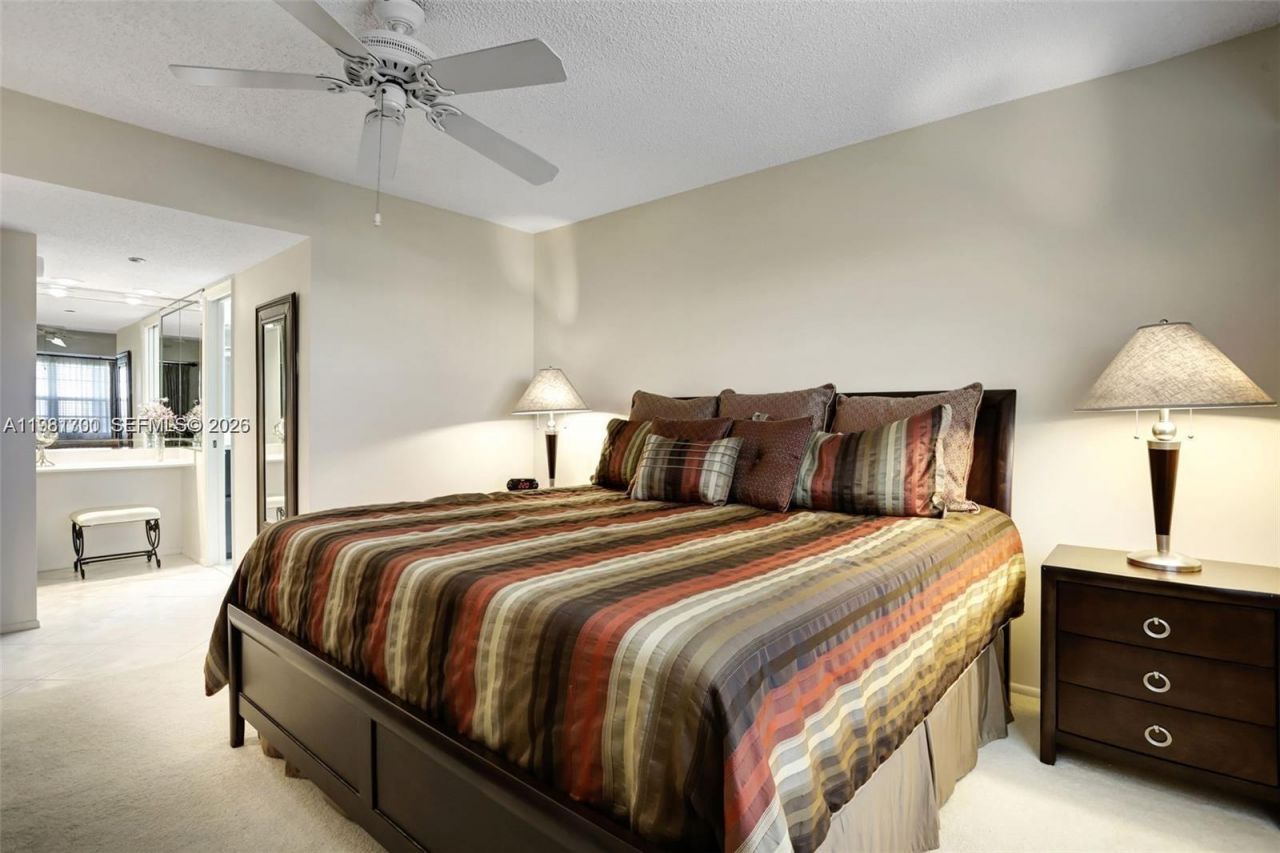 3510 Oaks Way , Unit 806, Pompano Beach, FL 33069 Photo