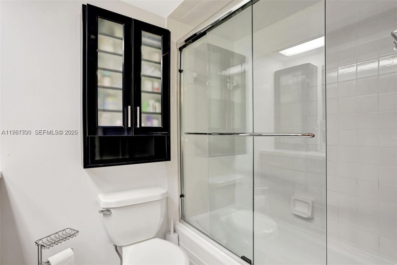 3510 Oaks Way , Unit 806, Pompano Beach, FL 33069 Photo