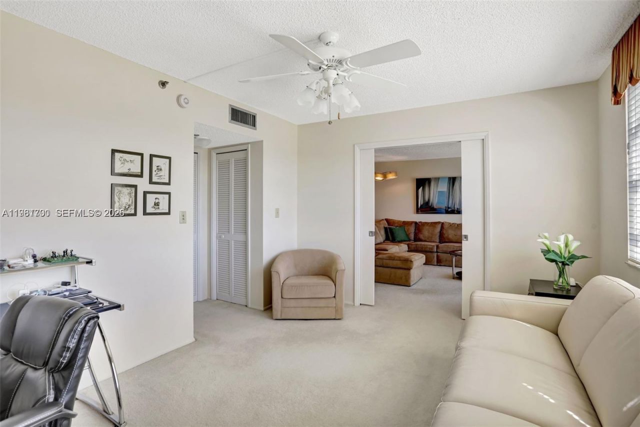 3510 Oaks Way , Unit 806, Pompano Beach, FL 33069 Photo
