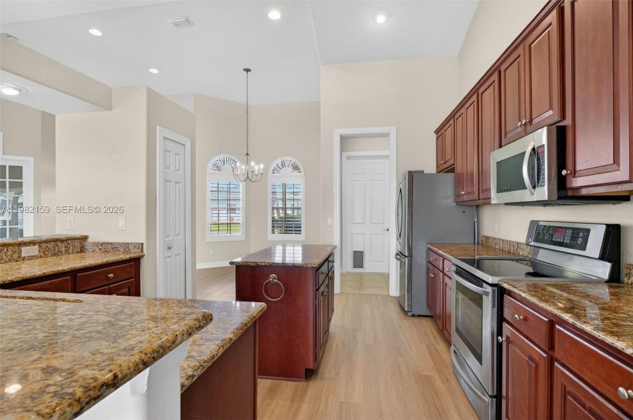 1414 NE 2nd Ter, Cape Coral, FL 33909 Photo