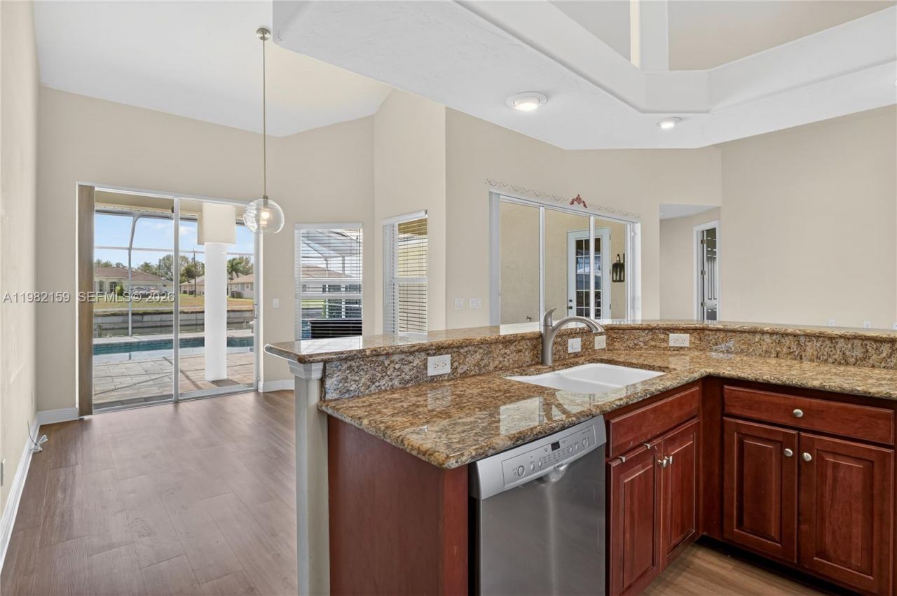 1414 NE 2nd Ter, Cape Coral, FL 33909 Photo