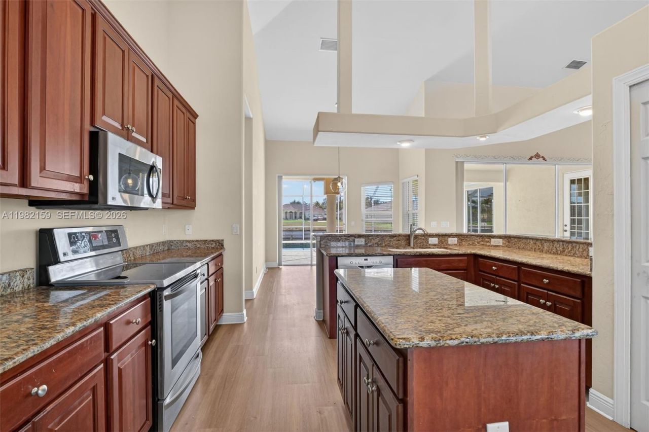 1414 NE 2nd Ter, Cape Coral, FL 33909 Photo