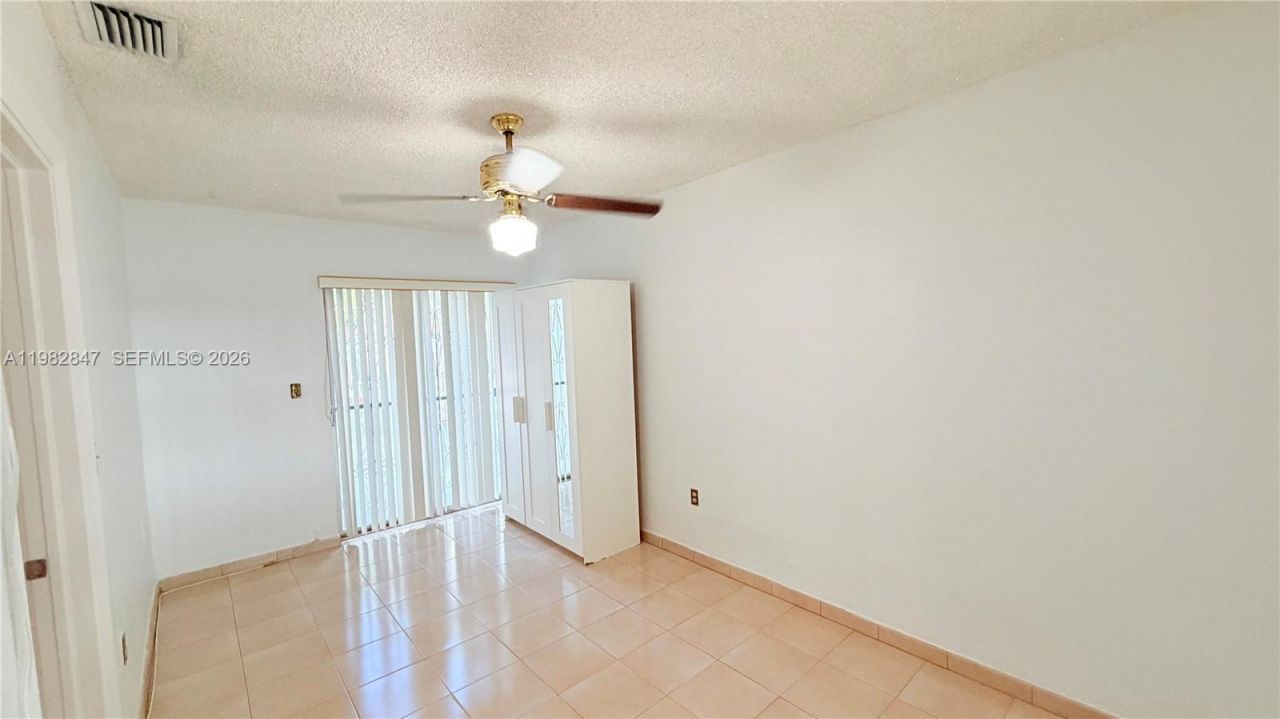 3165 W 2nd Ave , Unit 3165, Hialeah, FL 33012 Photo